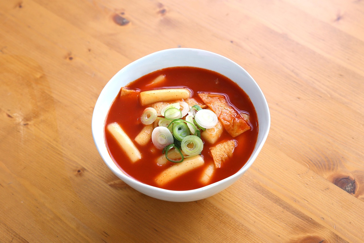 Spicy Foods: Potential for Heartburn and Irritation (image credits: pixabay)