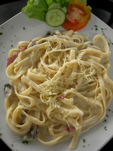 The Shocking Truth About Fettuccine Alfredo (image credits: flickr)