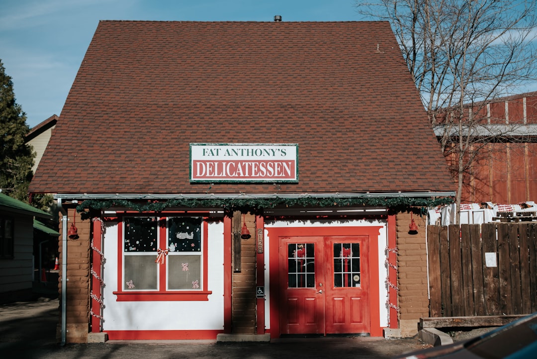 Red Barn: The Rustic Chain That Tried to Be Different (image credits: unsplash)
