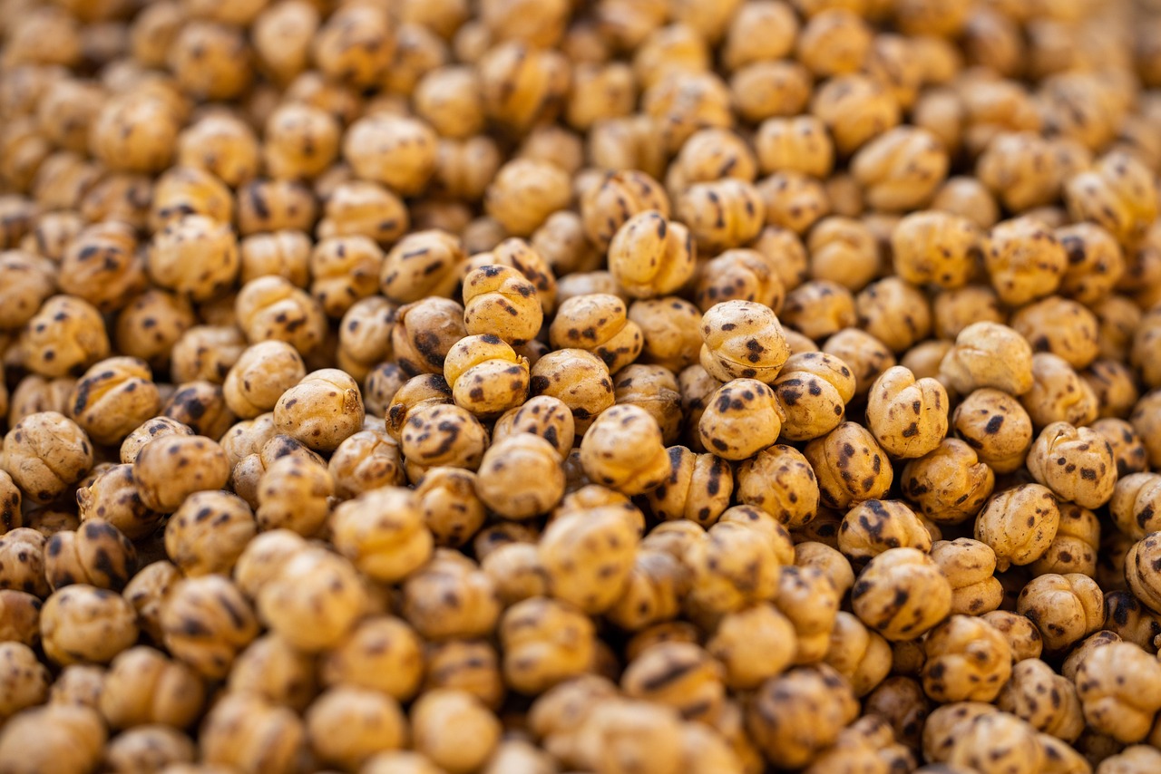 Chickpeas: Versatile and Nutritious (image credits: pixabay)