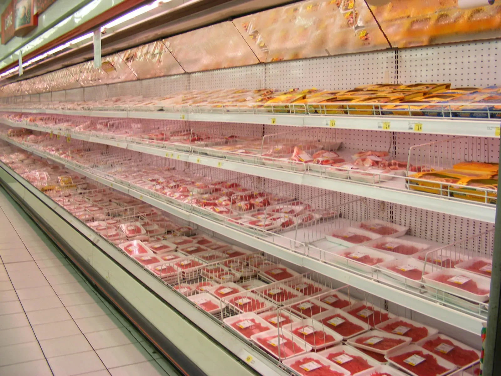 The USDA Doesn't Actually Require Date Labels on Most Meat (Image Credits: Wikimedia)