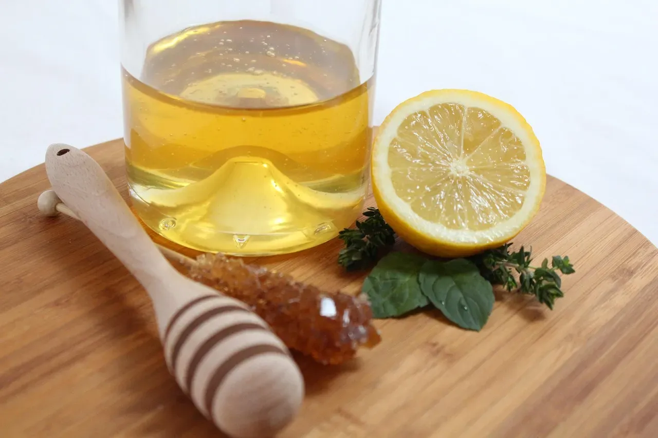 4. Starbucks Medicine Ball Tea (Now Called Honey Citrus Mint Tea) (Image Credits: Pixabay)