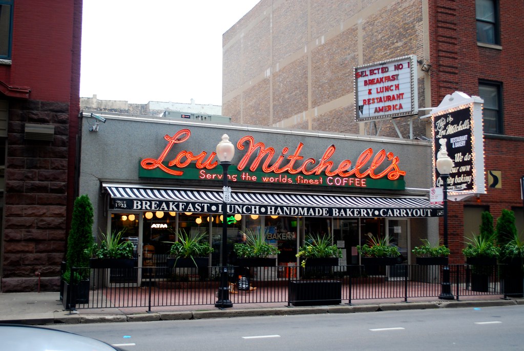Lou Mitchell's - The Original Route 66 Icon (Image Credits: Flickr)
