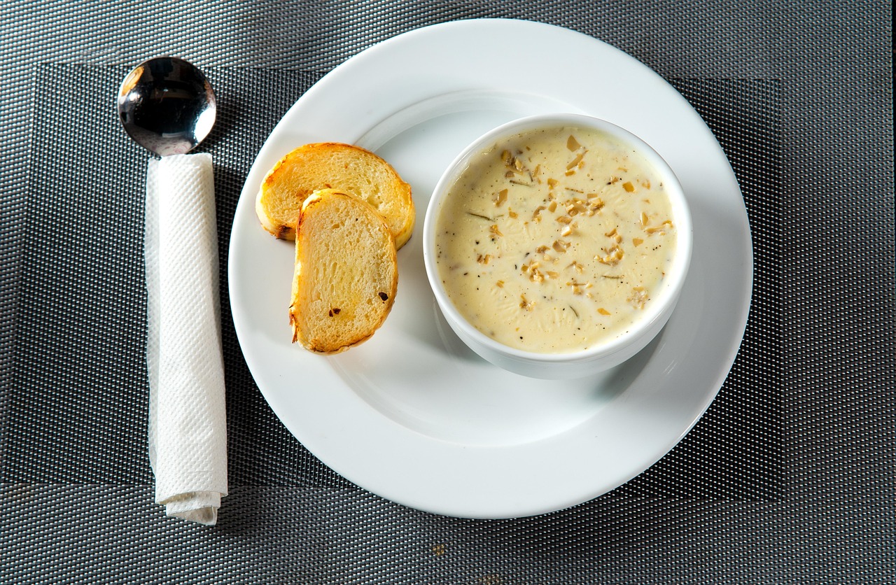 #10: Cream-Based Chowders—Delicious, But Dangerous for Your Heart (image credits: pixabay)