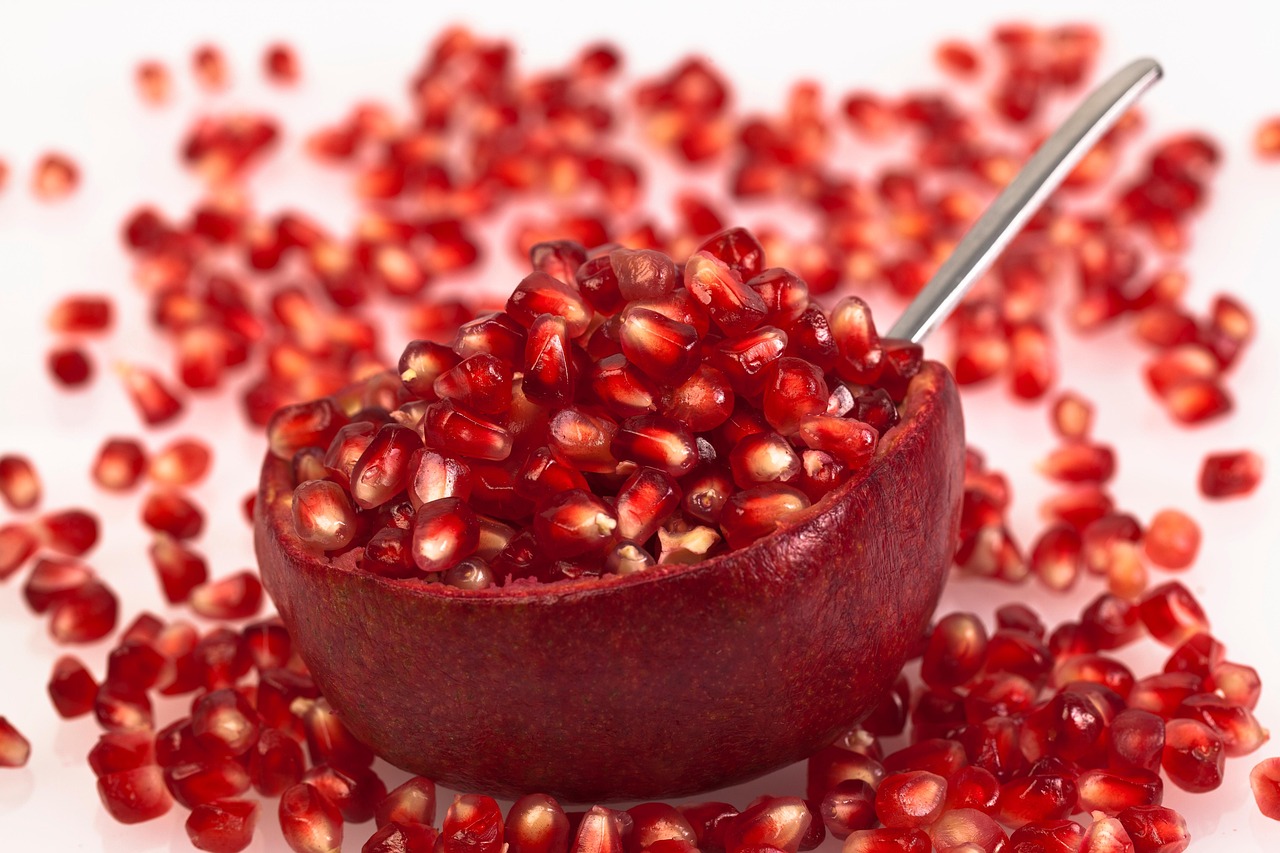 Pomegranates (image credits: pixabay)