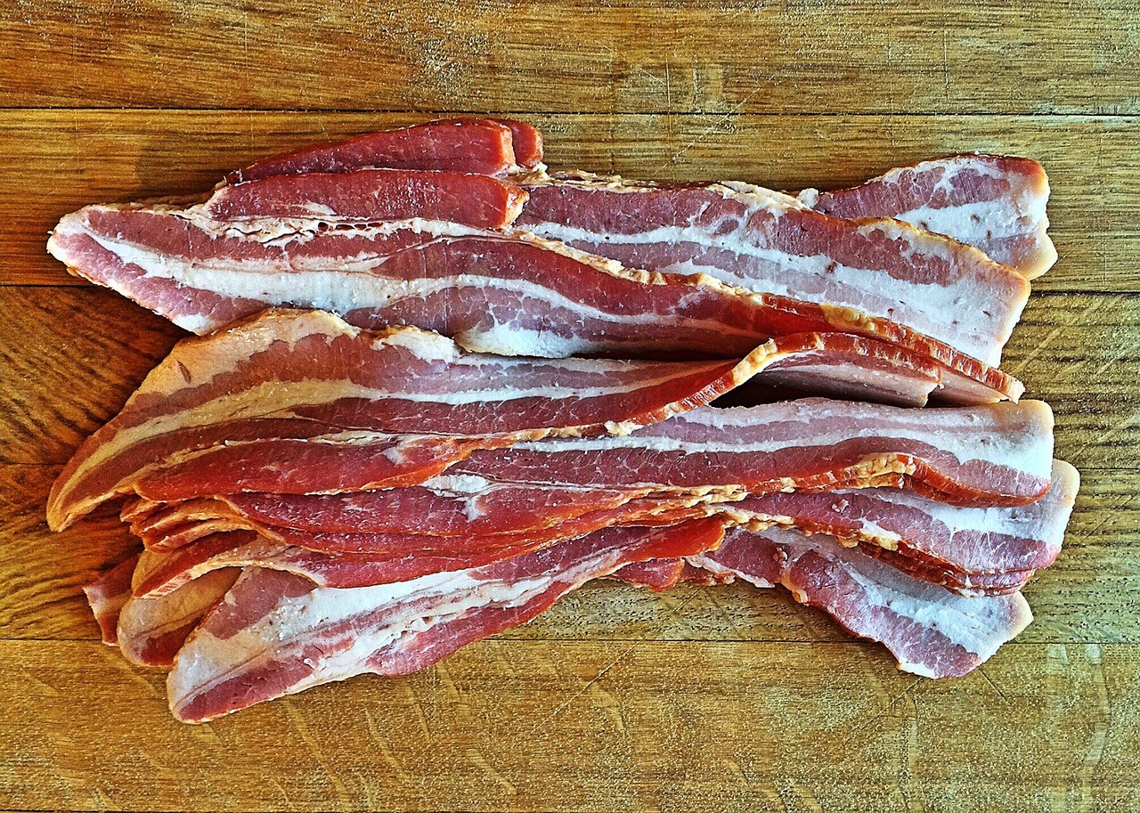 8. Pork: The Cost of Bacon (image credits: pixabay)