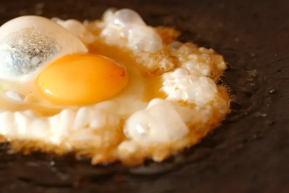 The Iron Catalyst: Mayo's Bonus Browning Advantage (Image Credits: Pexels)