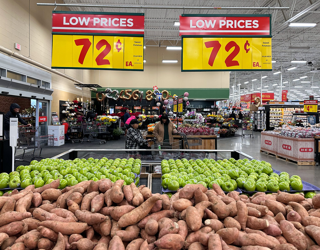 The Fake Sale End Cap Displays (Image Credits: Flickr)