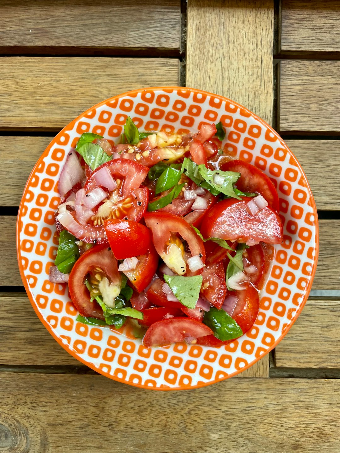 Don't Fall for the Tomato Salad Scam (image credits: unsplash)