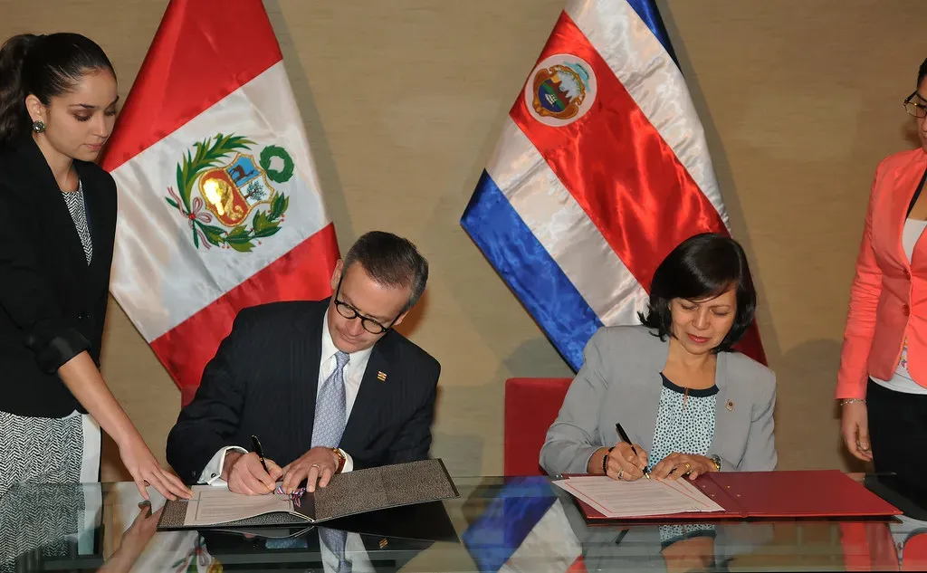 Costa Rica: Pura Vida and a Pension-Friendly Visa (Cancillería del Perú, Flickr, CC BY-SA 2.0)