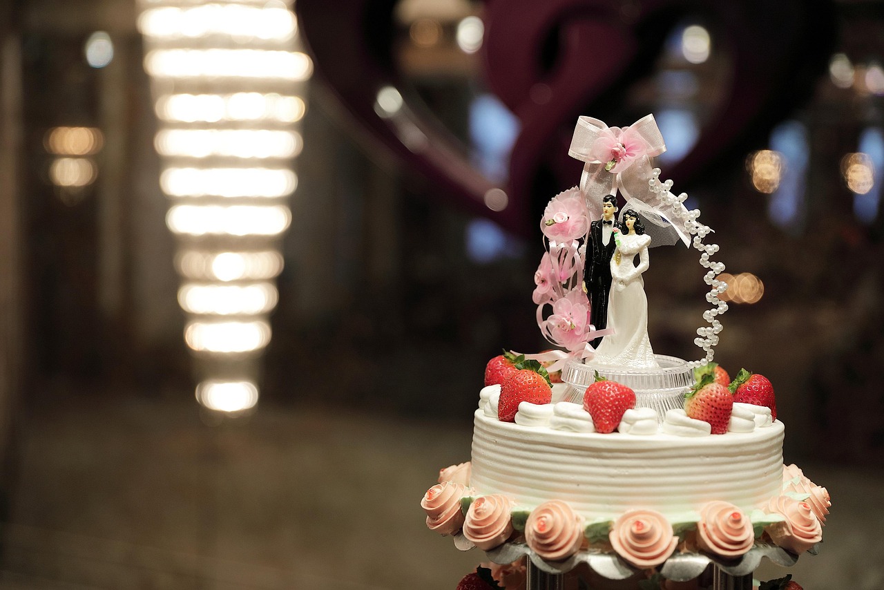 The Future of Vintage Wedding Cakes (image credits: pixabay)