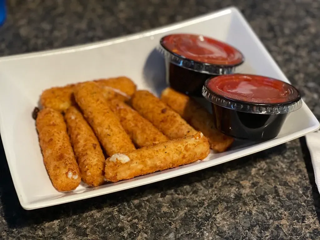 Fried Mozzarella Sticks (Image Credits: Flickr)