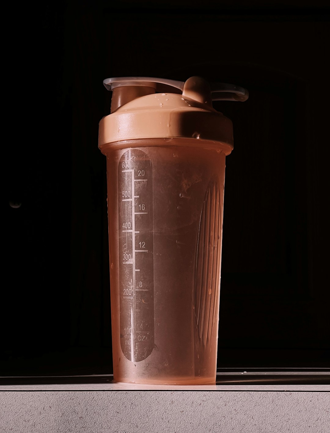 Protein Shakes and Their Hidden Dehydration Risk (image credits: unsplash)