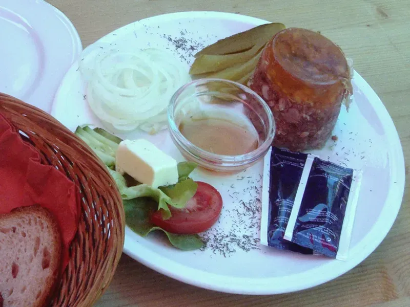 The Nostalgia Engine Driving the Revival (By bn_mosel, CC BY-SA 2.5)