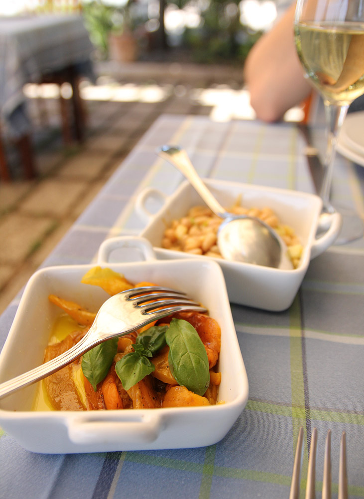 Restaurant Economics Drive Appetizer Innovation (image credits: wikimedia)