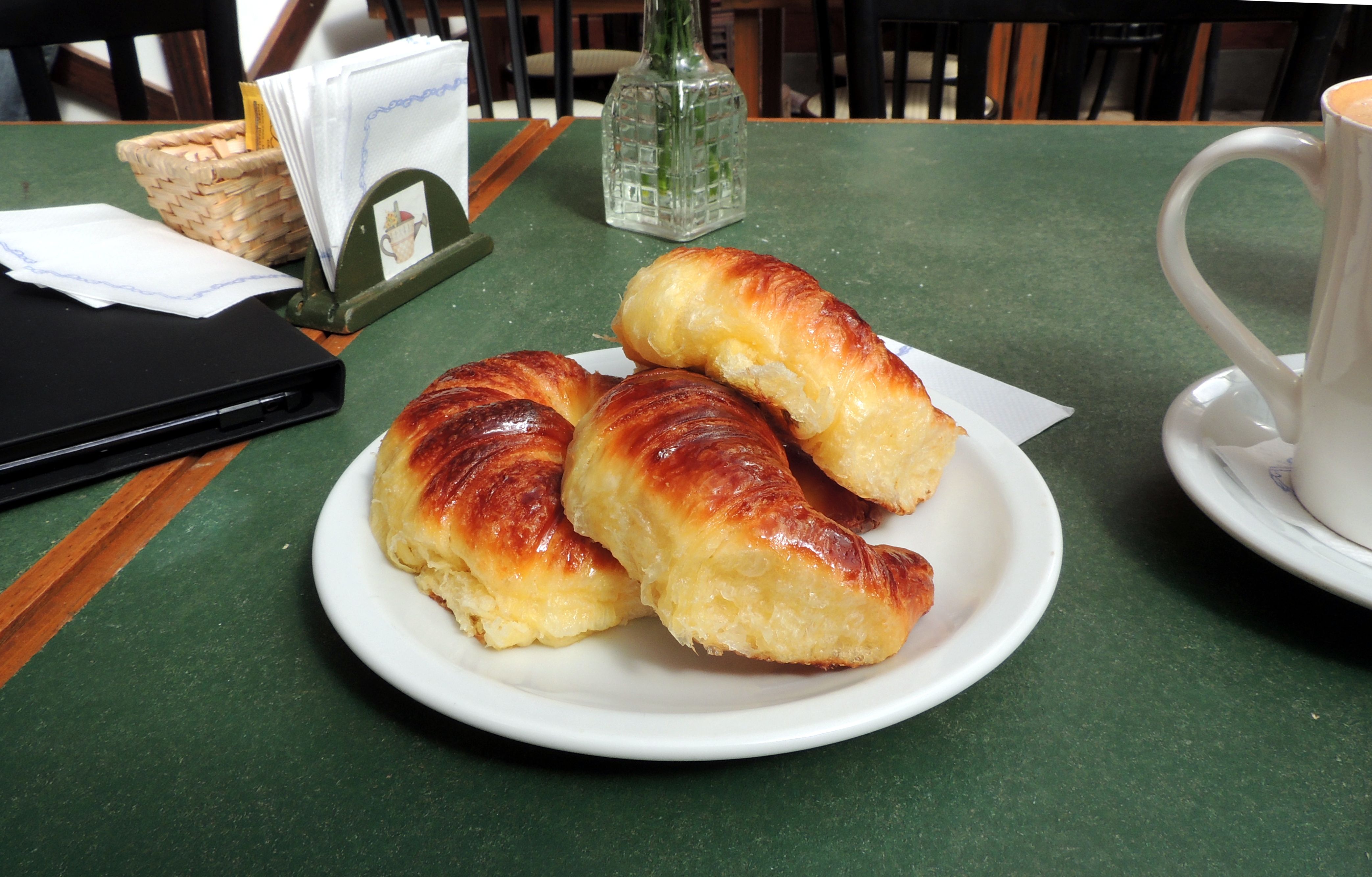 Breakfast Pastries and Danishes - Butter Bomb Beginnings (image credits: wikimedia)