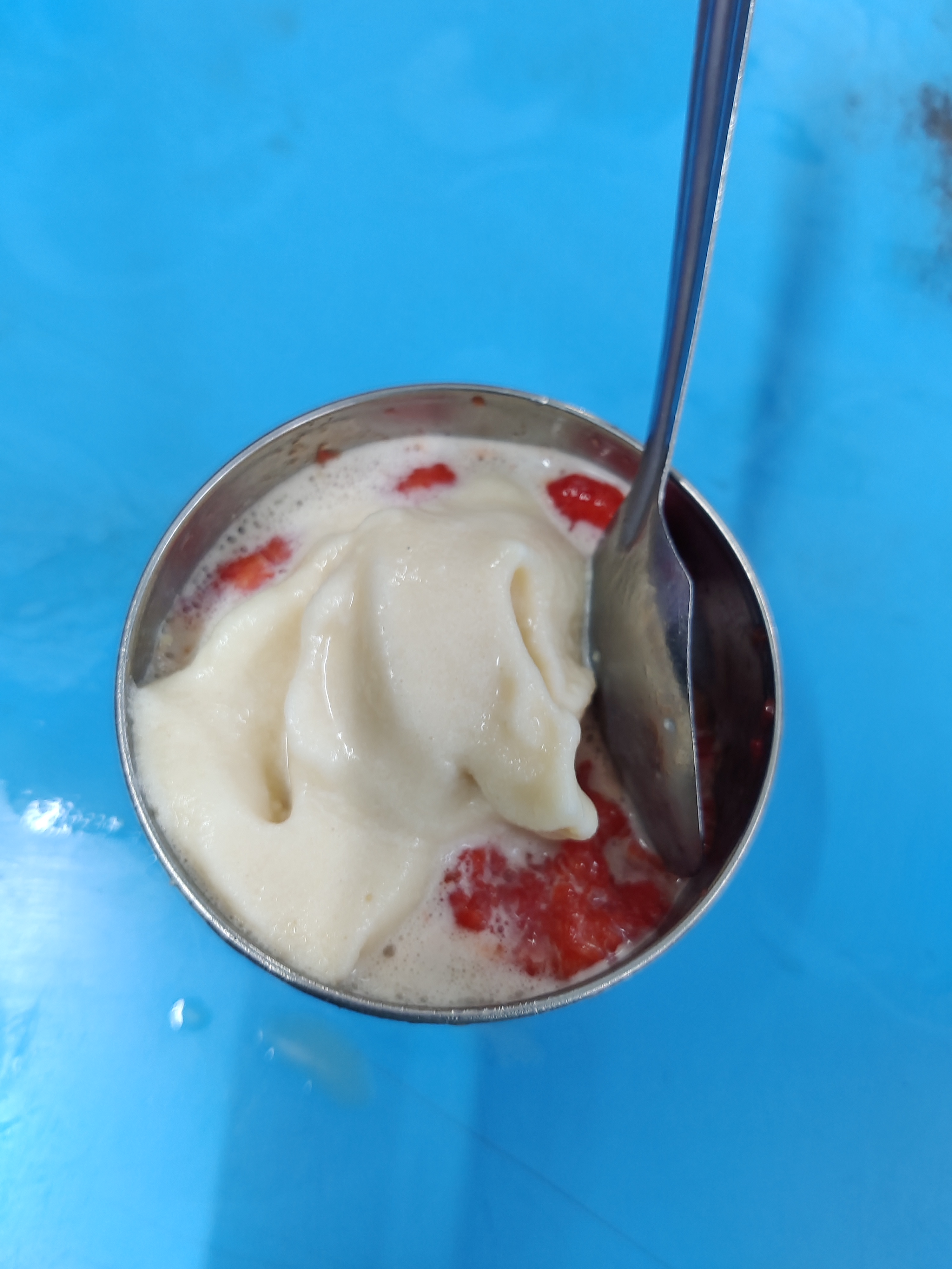 The Role of Social Media in Popularity (image credits: wikimedia)