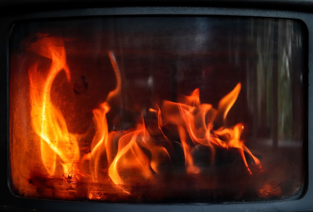 Aluminum Foil Takeout Containers Can Spark Fires (image credits: unsplash)