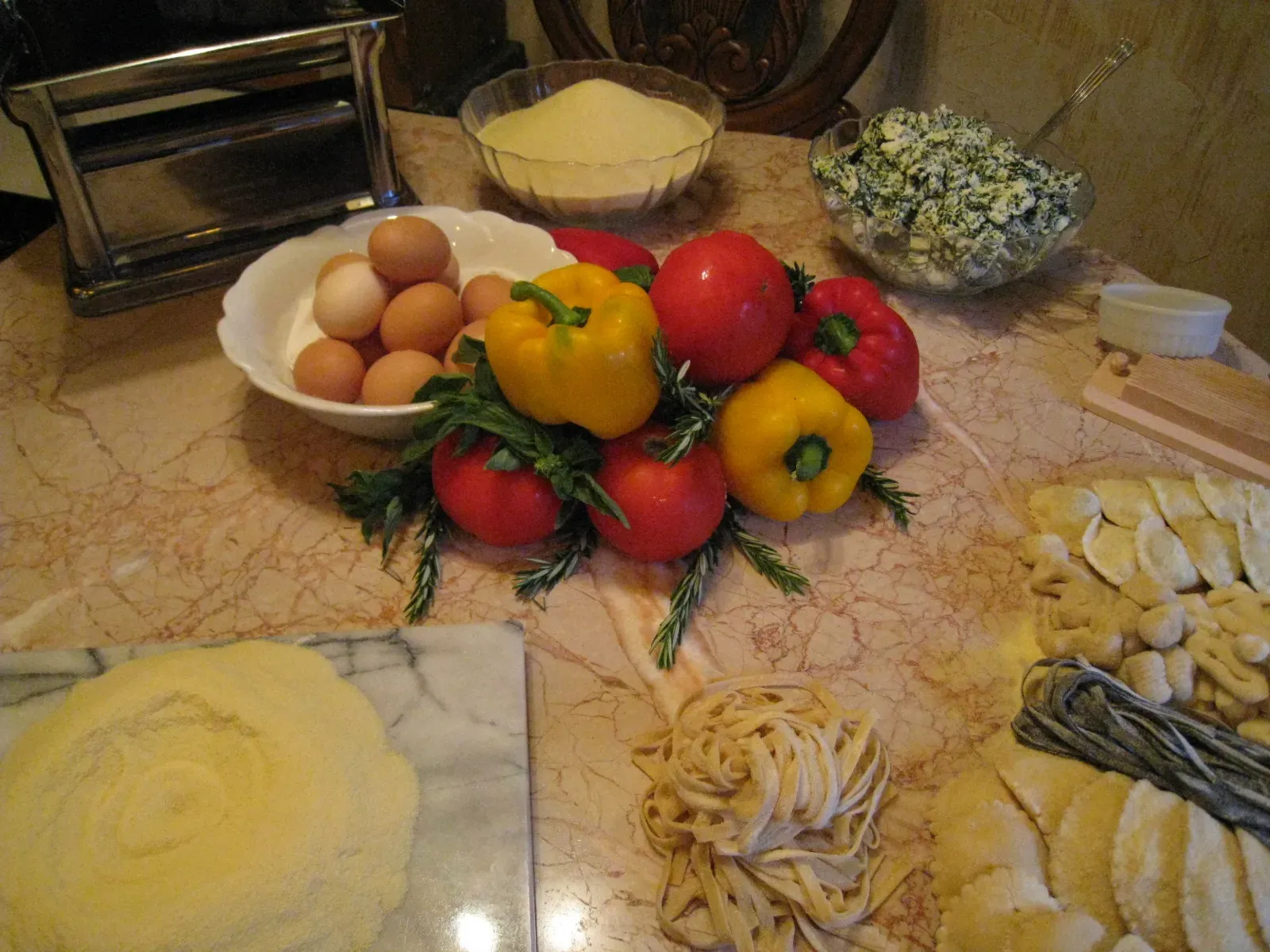 4. Large Menus Mean Older Ingredients in Specials (Image Credits: Wikimedia)