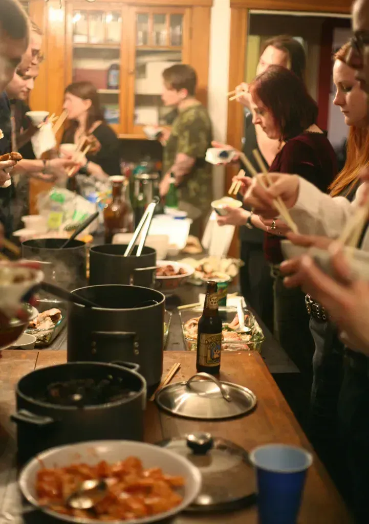 China: An Empty Plate Means You're Still Hungry (Image Credits: Flickr)