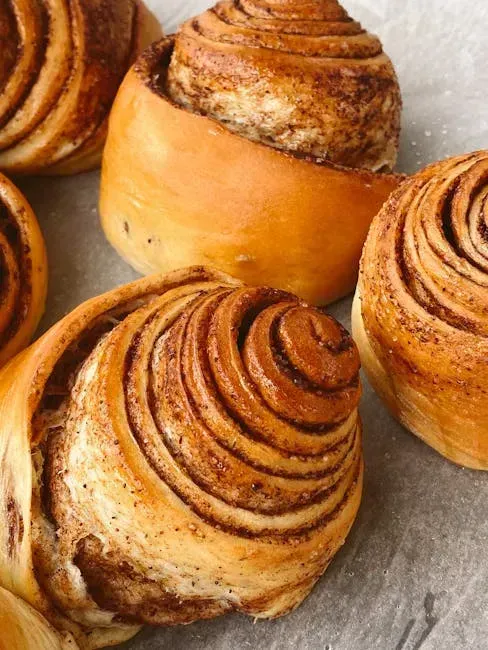4. Oversized Cinnamon Rolls (Image Credits: Pexels)