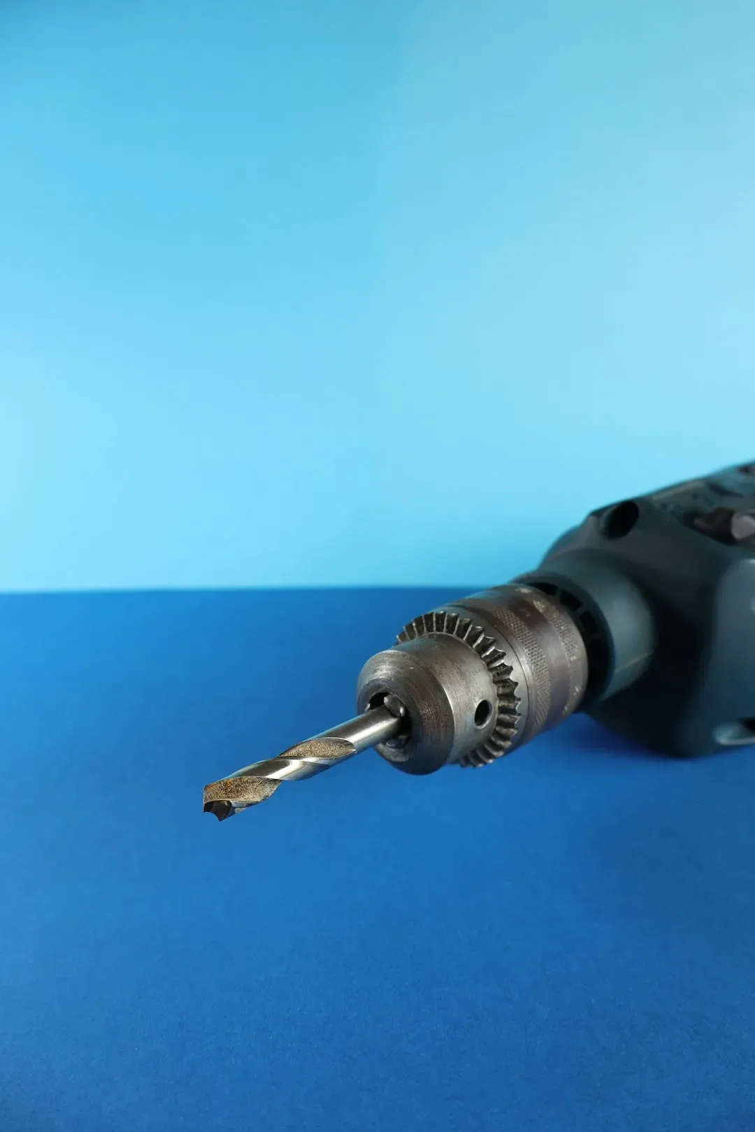 Changing Spark Plugs (Image Credits: Unsplash)