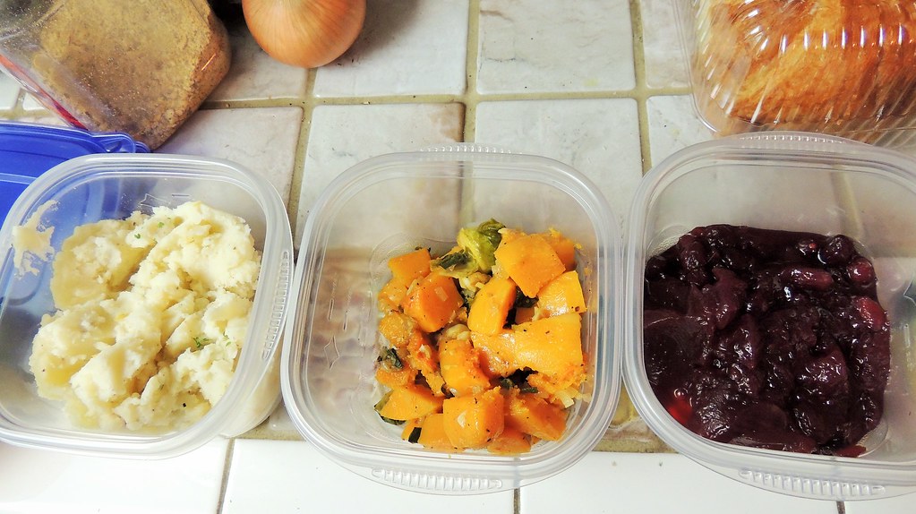 Leaving Food at Room Temperature Too Long (Image Credits: Flickr)