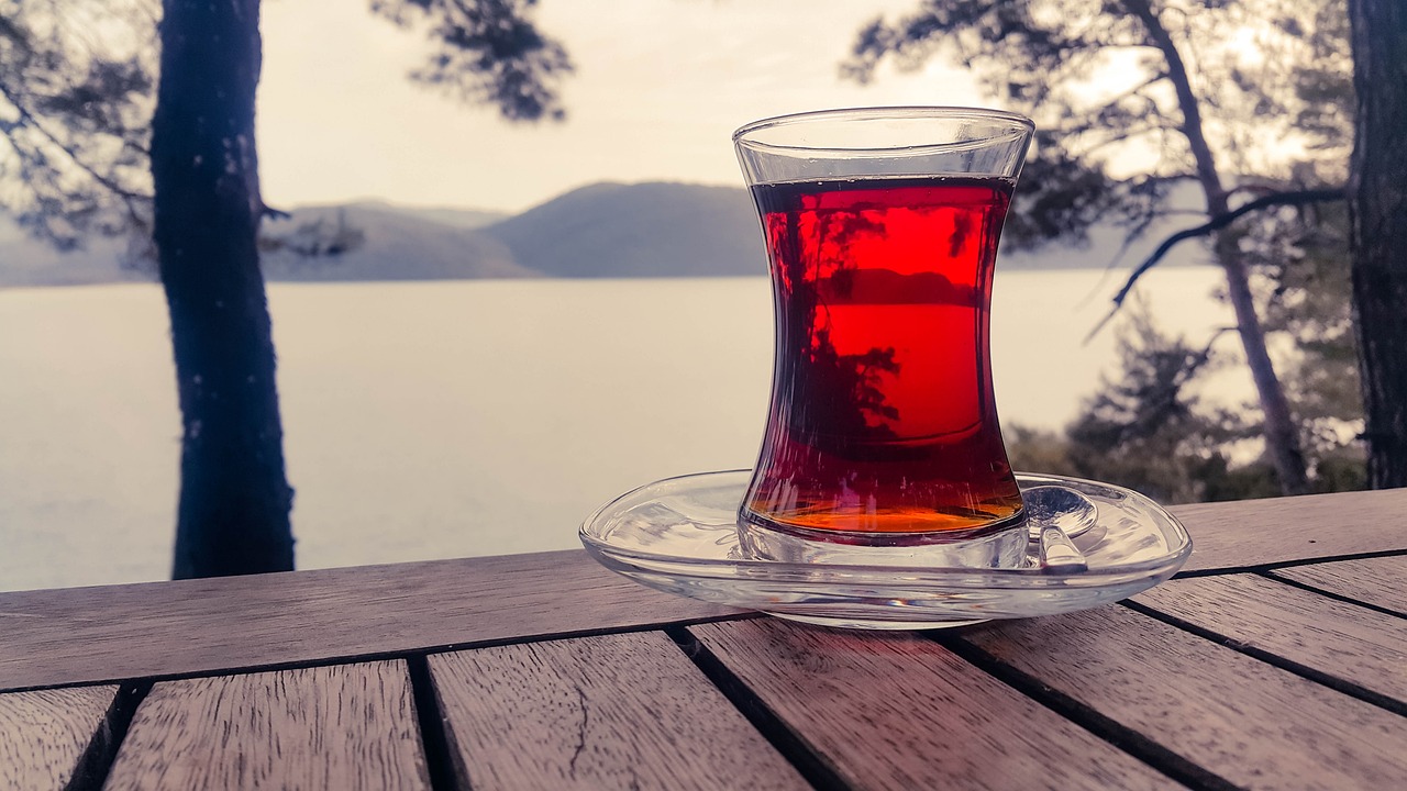 10. Green Tea: Antioxidant-Rich Beverage (image credits: pixabay)