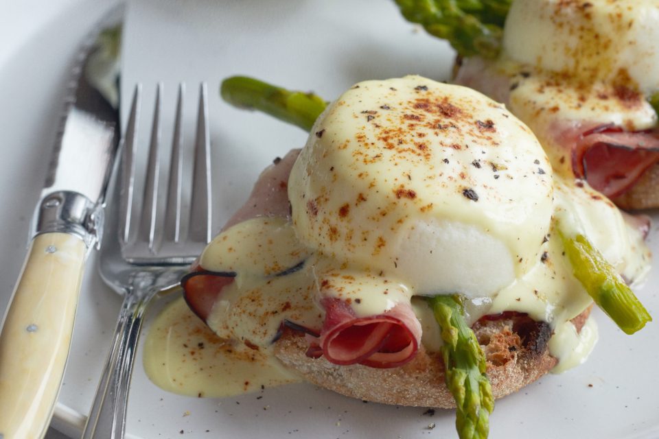 Eggs Benedict with Hollandaise Sauce (Image Credits: Stocksnap)