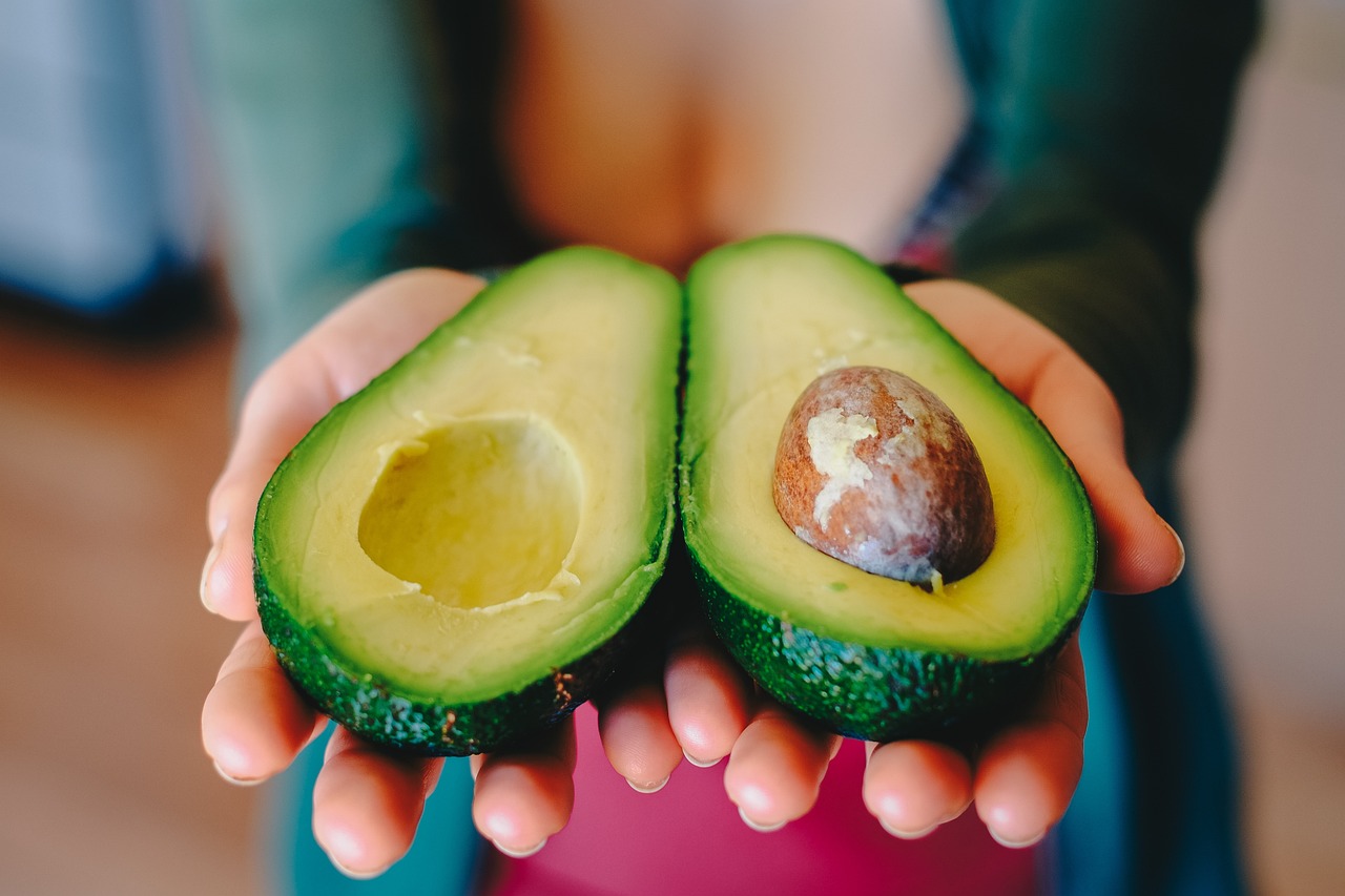 Avocado: Creamy Goodness for Your Heart (image credits: pixabay)