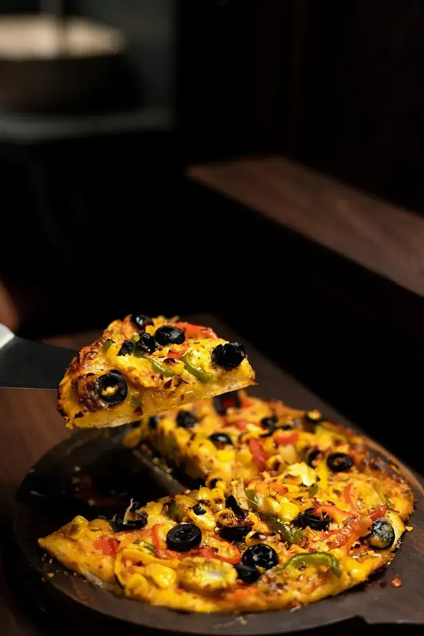 Godfather's Pizza Rose From a Bankrupt Chain to a Political Launching Pad (Image Credits: Pixabay)