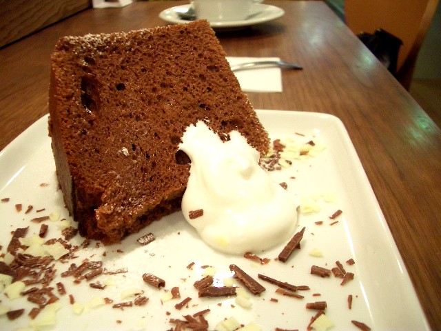 Chocolate Chiffon Pie's Ethereal Magic (Image Credits: Wikimedia)