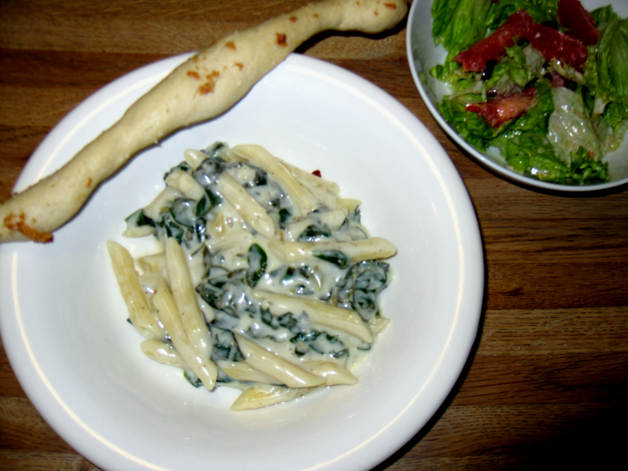 Why Spinach is the Perfect Pesto Partner (image credits: wikimedia)
