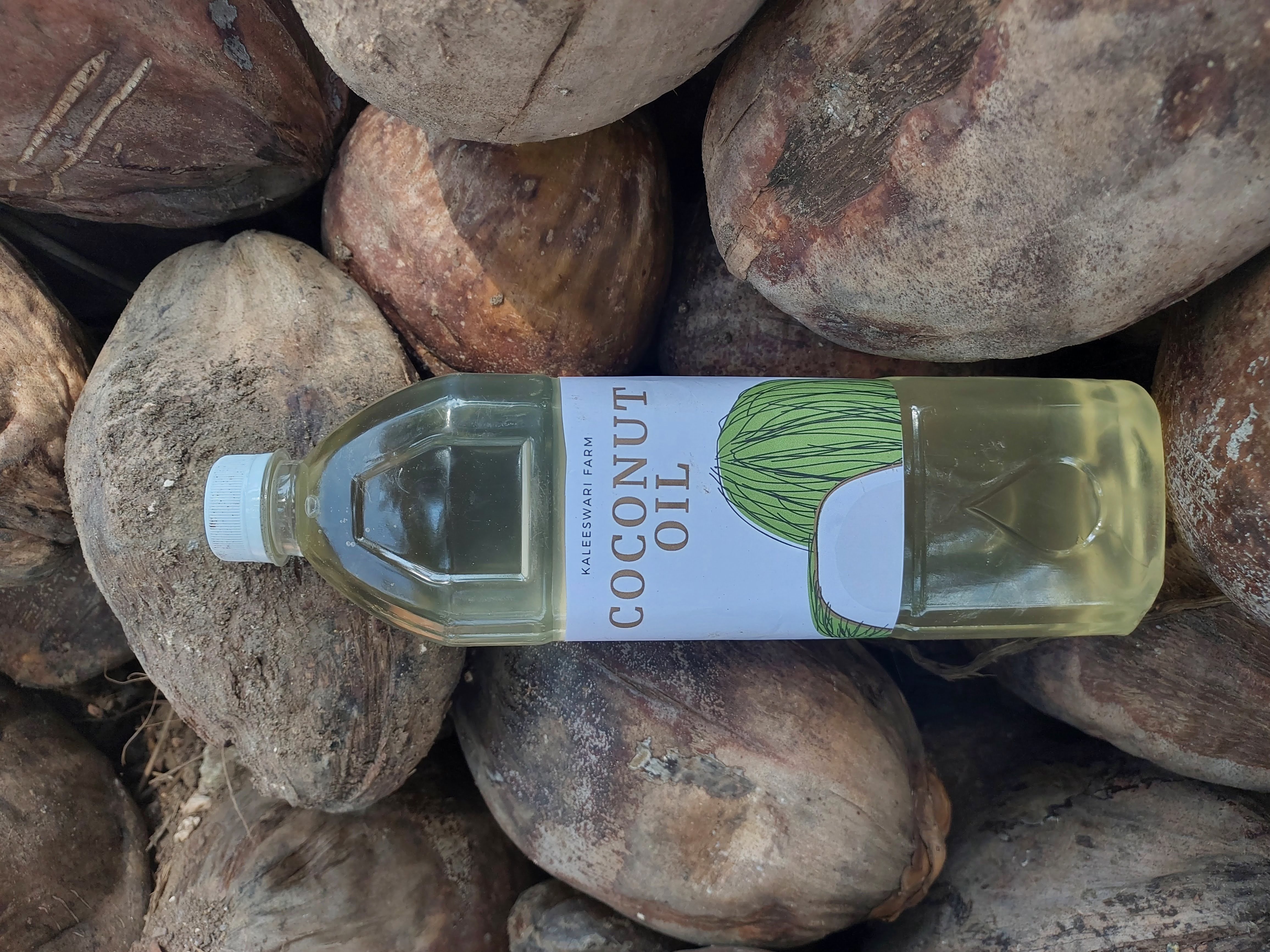 Coconut Oil: A Controversial Choice (image credits: wikimedia)