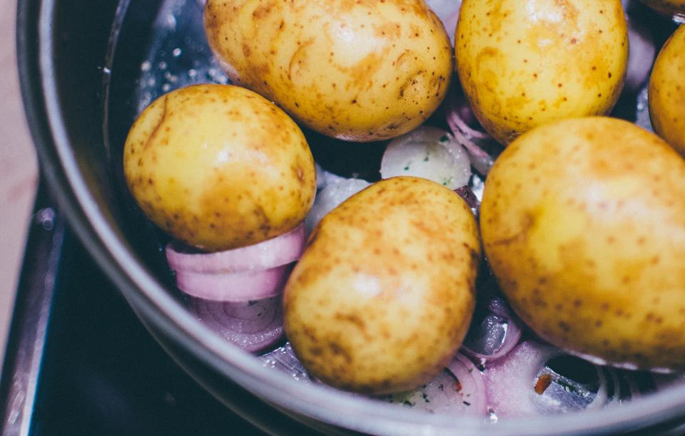 Using Potatoes to Fix Overly Spicy Food (image credits: stocksnap)