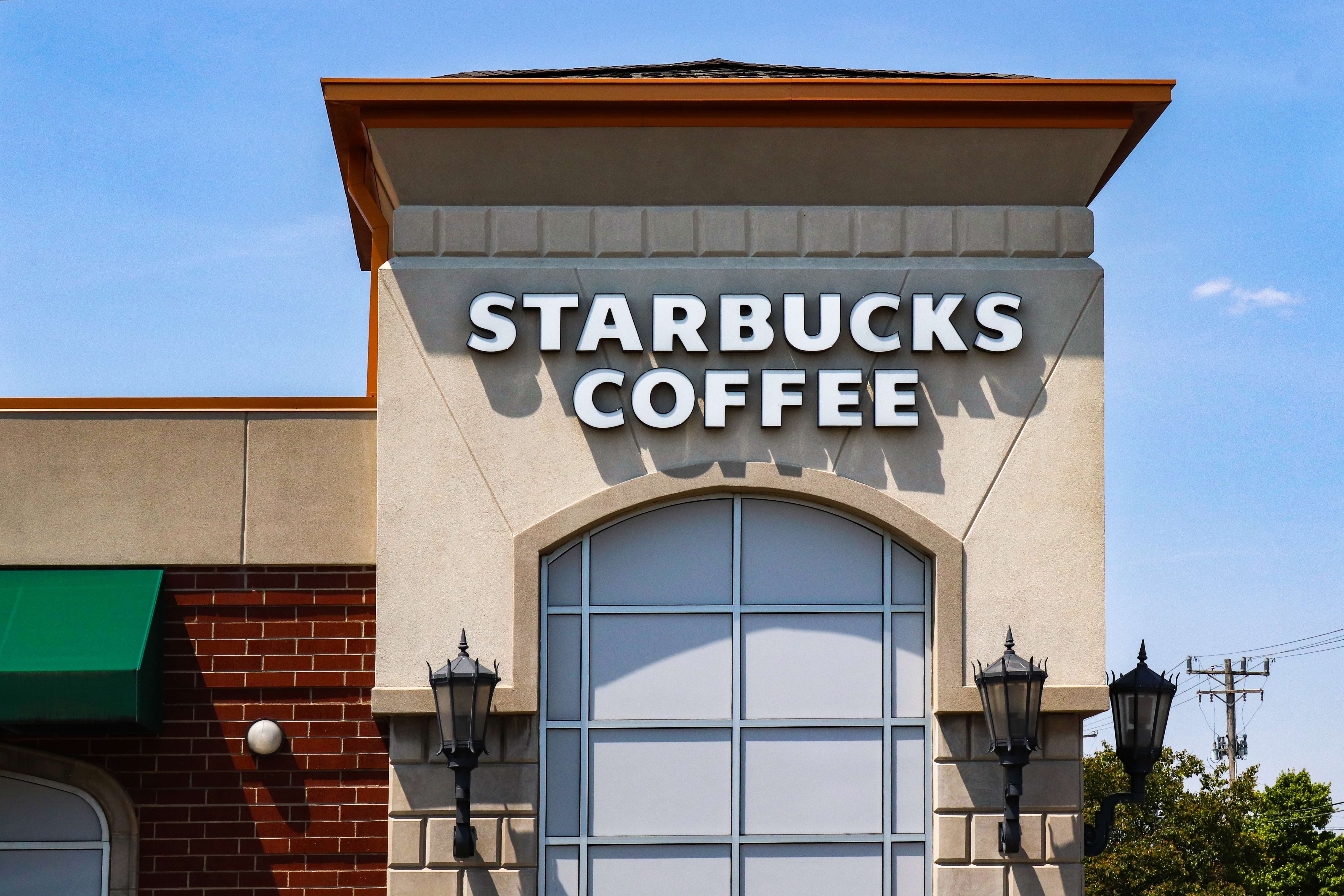 Starbucks: Coffee Culture Reigns (image credits: wikimedia)