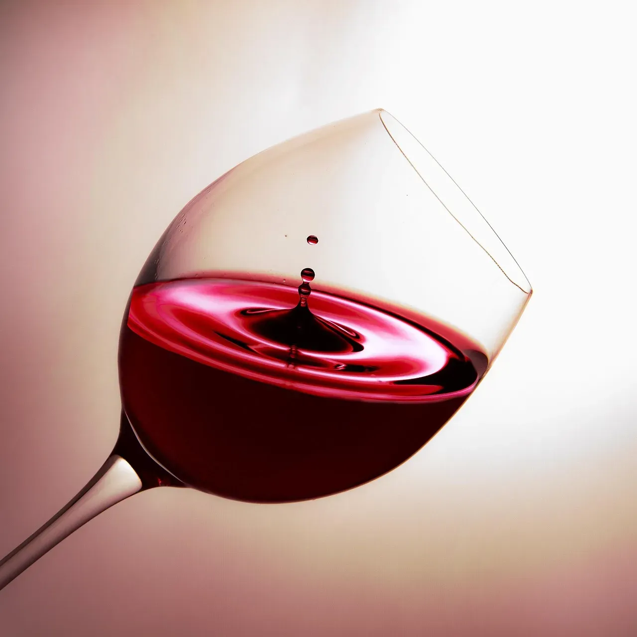 The Cheap House Wine Trap (Image Credits: Pixabay)