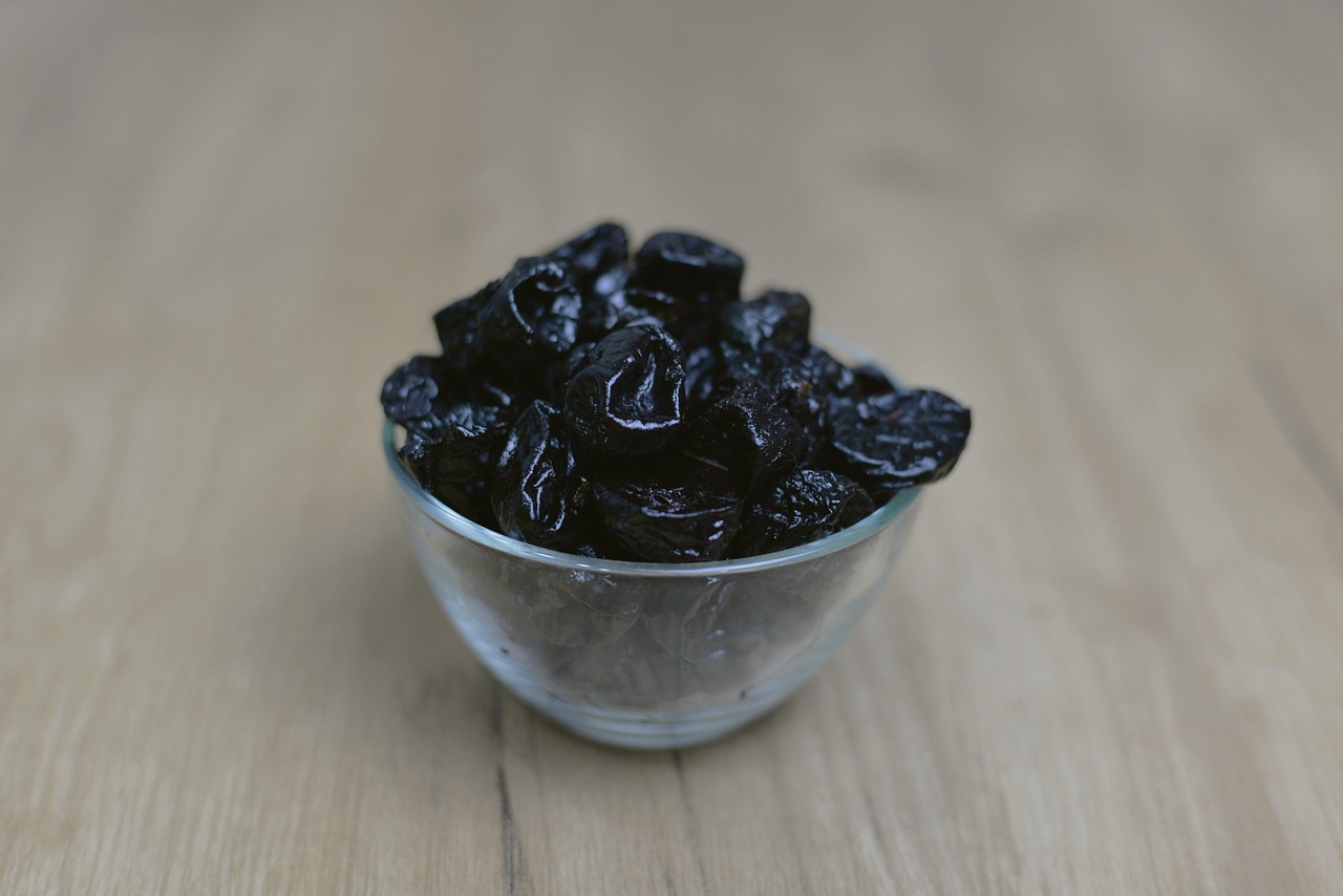 Prunes: The Dried Fruit for Stronger Bones (image credits: pixabay)