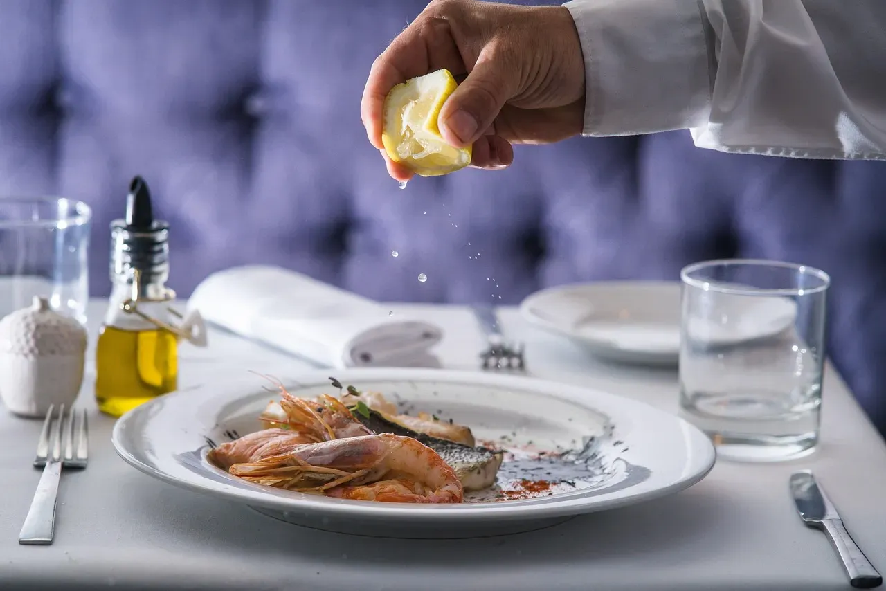 Plated Multi-Course Dinner Service (Image Credits: Pixabay)