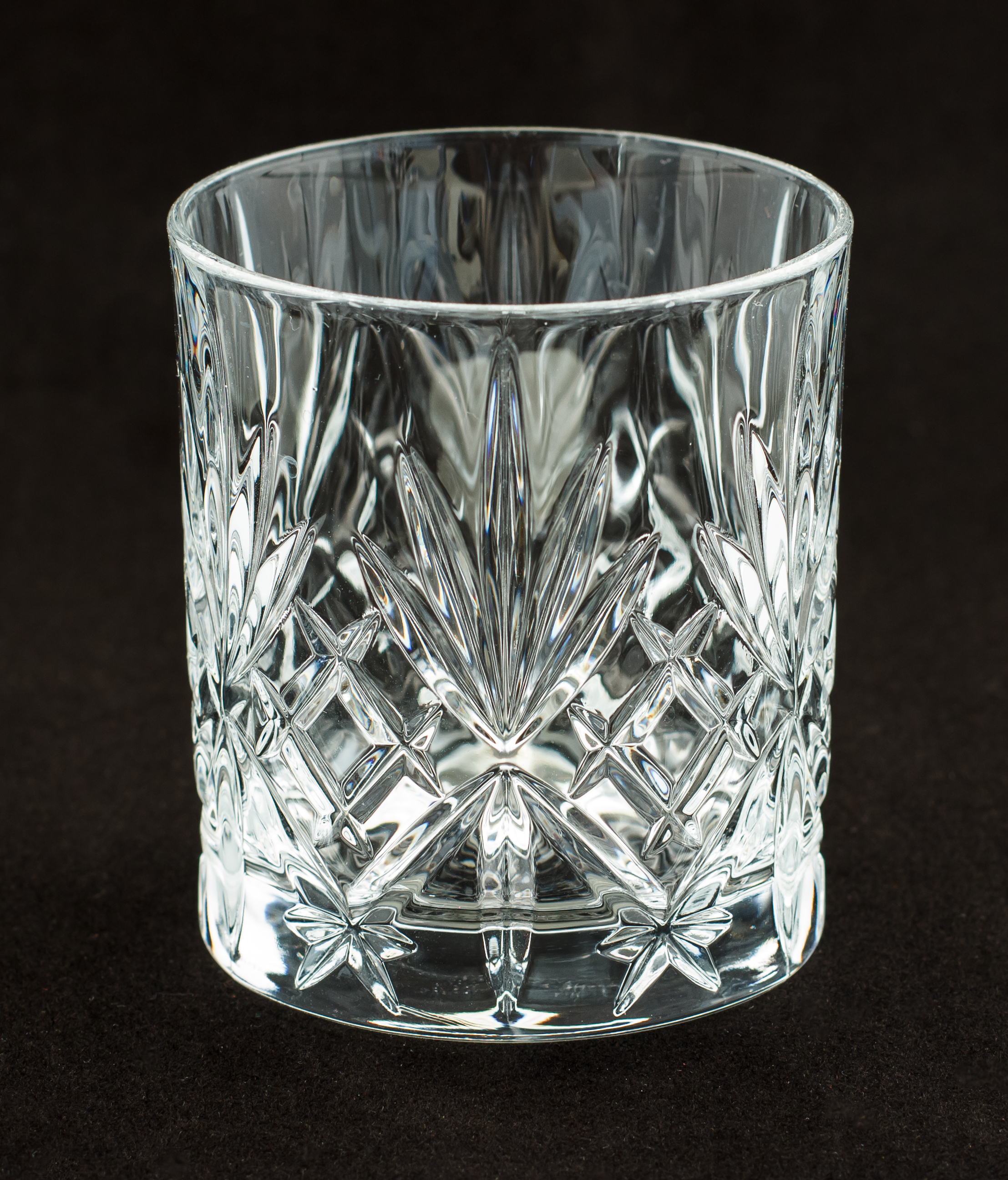 Glass Cookware with Decorative Elements: The Lead Lurking in Beauty (image credits: wikimedia)