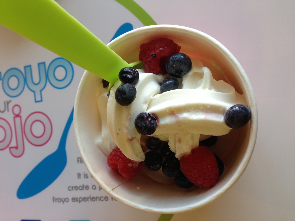 Frozen Yogurt - Ice Cream's Deceptive Twin (image credits: flickr)