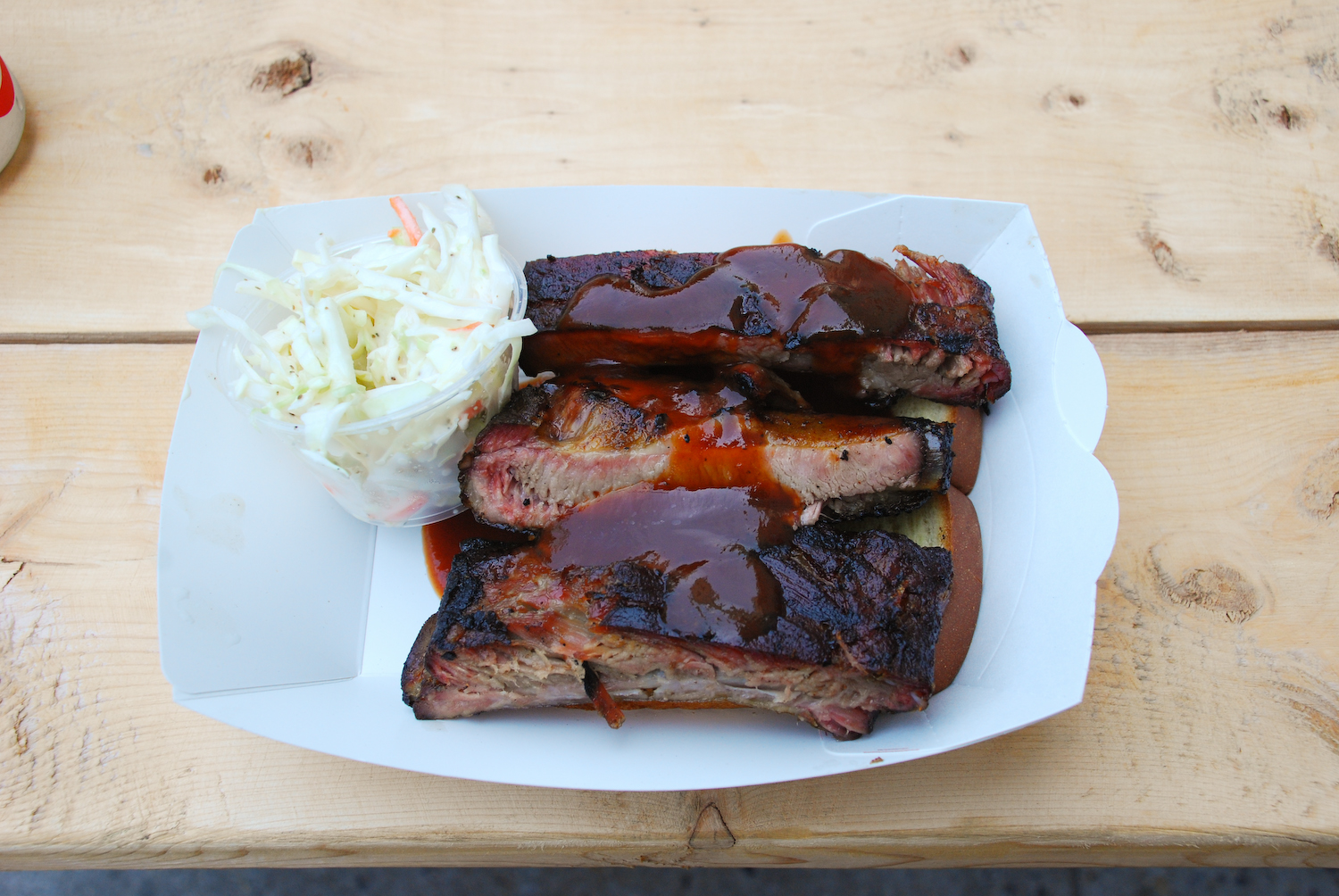 BBQ Ribs with Coleslaw (image credits: wikimedia)