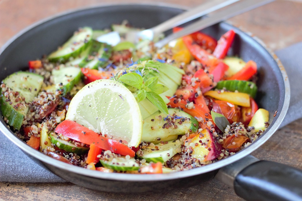 Quinoa Salad: A Superfood Side (image credits: pixabay)