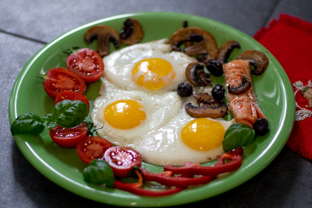 Eggs and Mushrooms: The Unexpected Toxic Duo (image credits: unsplash)