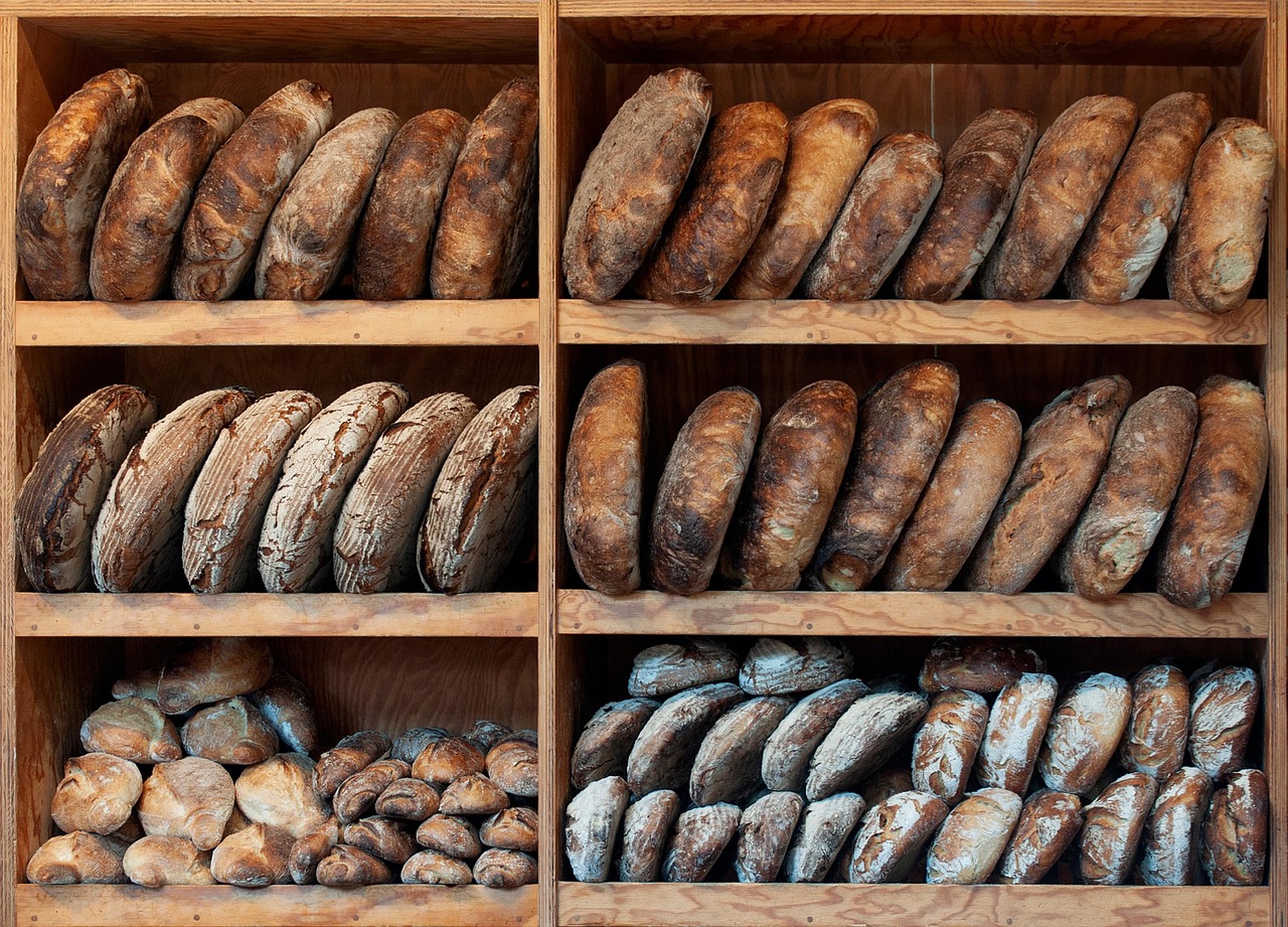 Cloud Bread in Cafés and Bakeries (image credits: pixabay)