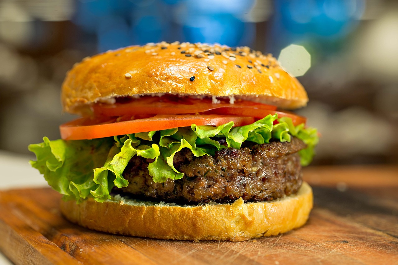 In-N-Out: Protein-Style Burger (Lettuce-Wrapped) (image credits: pixabay)