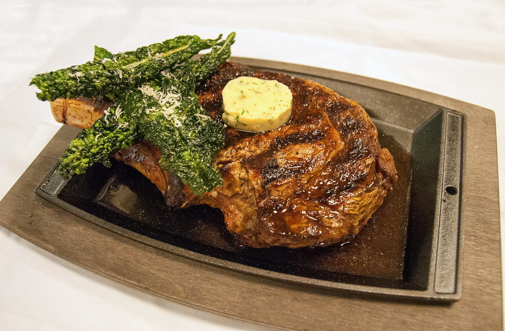 Searing Meat Actually Makes It Lose More Juices (image credits: flickr)