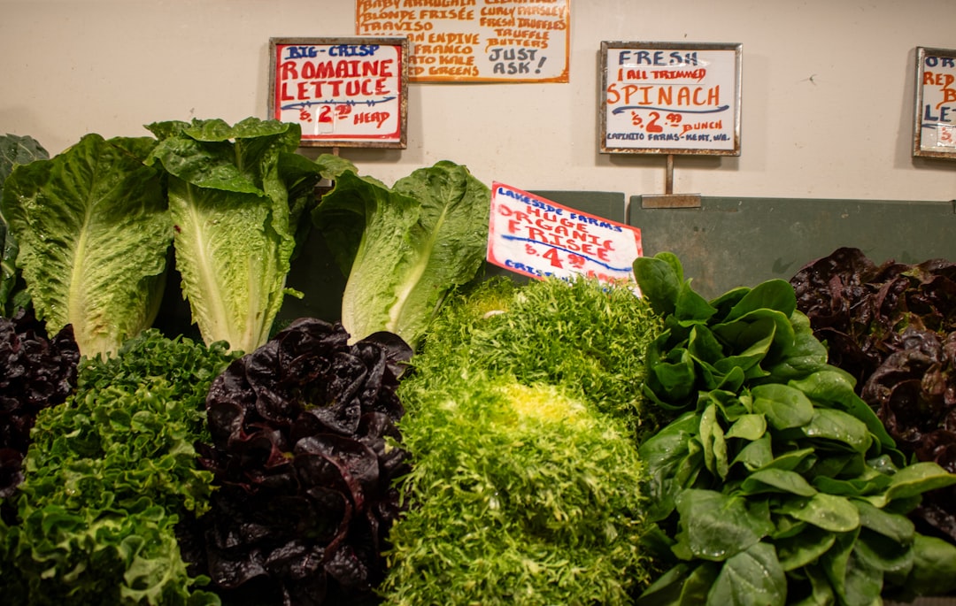 Smart Shopping Tips to Start With the Freshest Greens (image credits: unsplash)