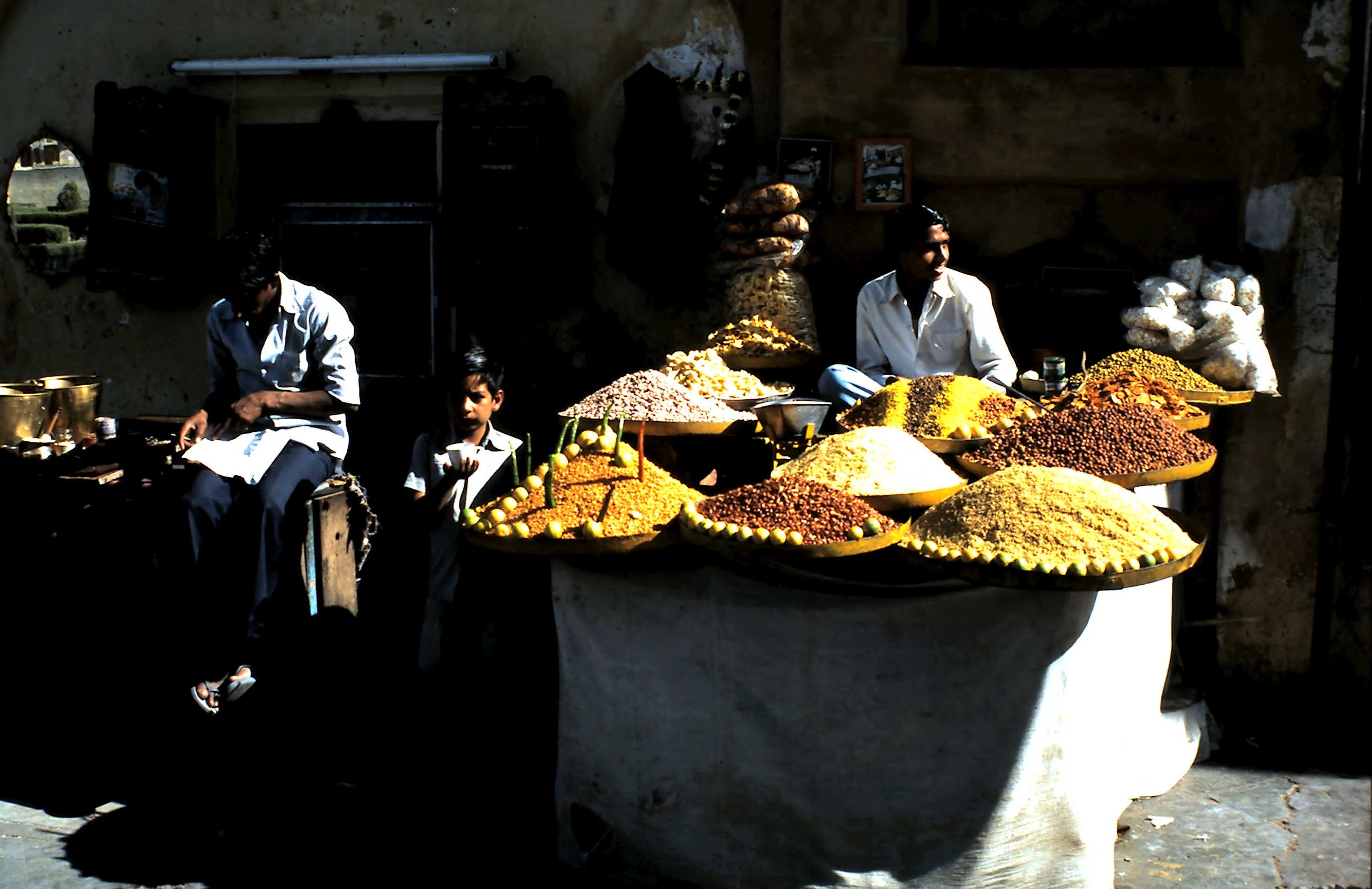 Modern Pepper Trade: A Billion-Dollar Industry (image credits: wikimedia)