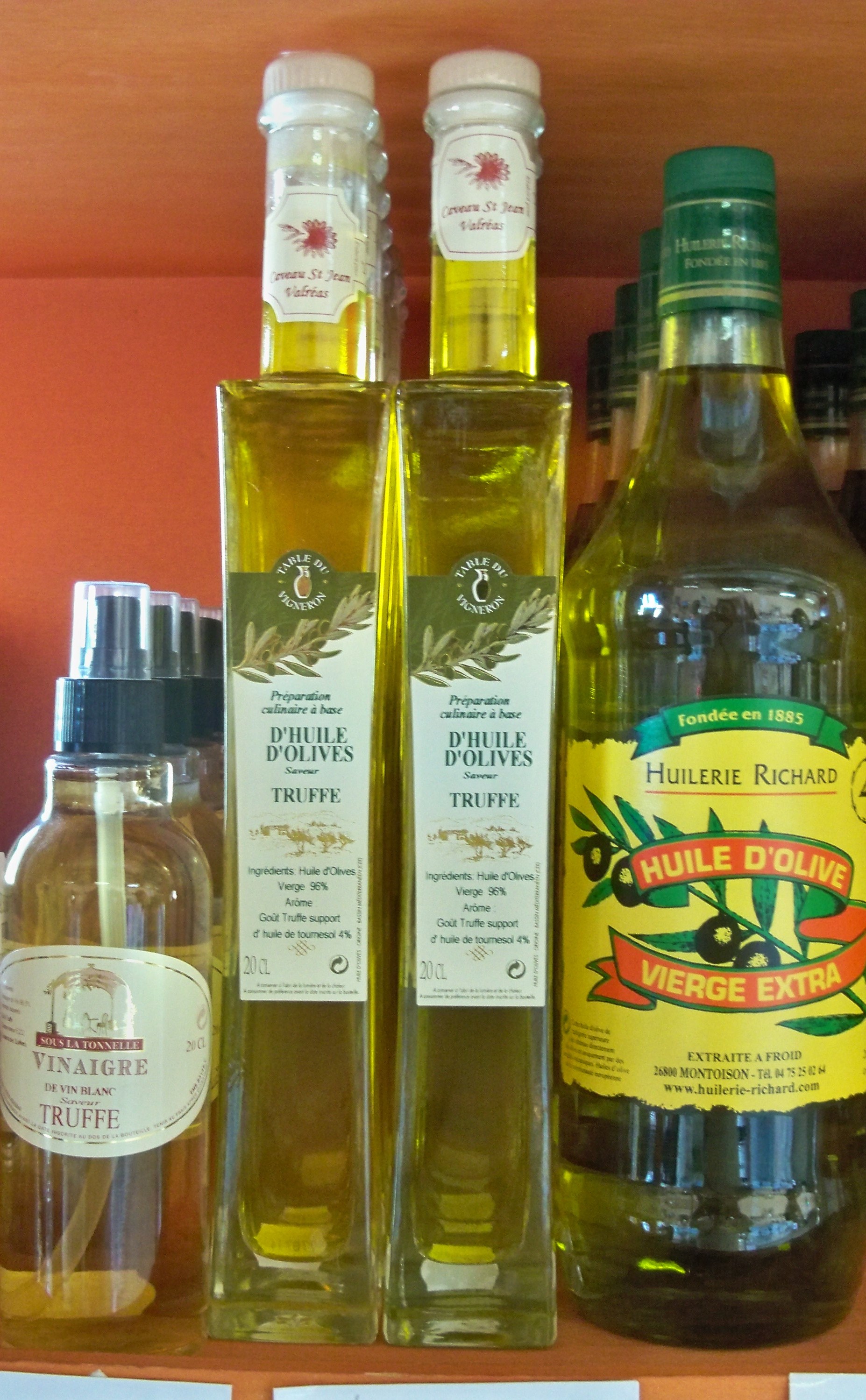 Market Trends: The Rise of Vegan Truffle Oil (image credits: wikimedia)